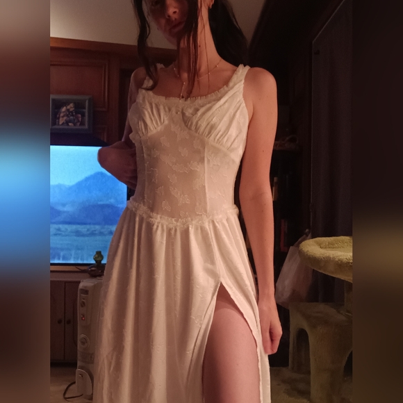 Vintage White Lace Nightgown Dress - Picture 2 of 11